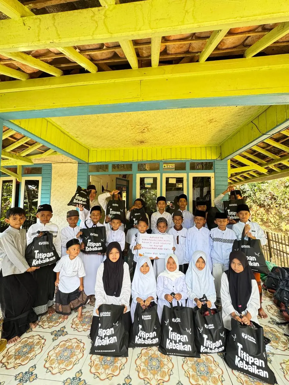 Pendidikan & Tebar Al-Qur’an