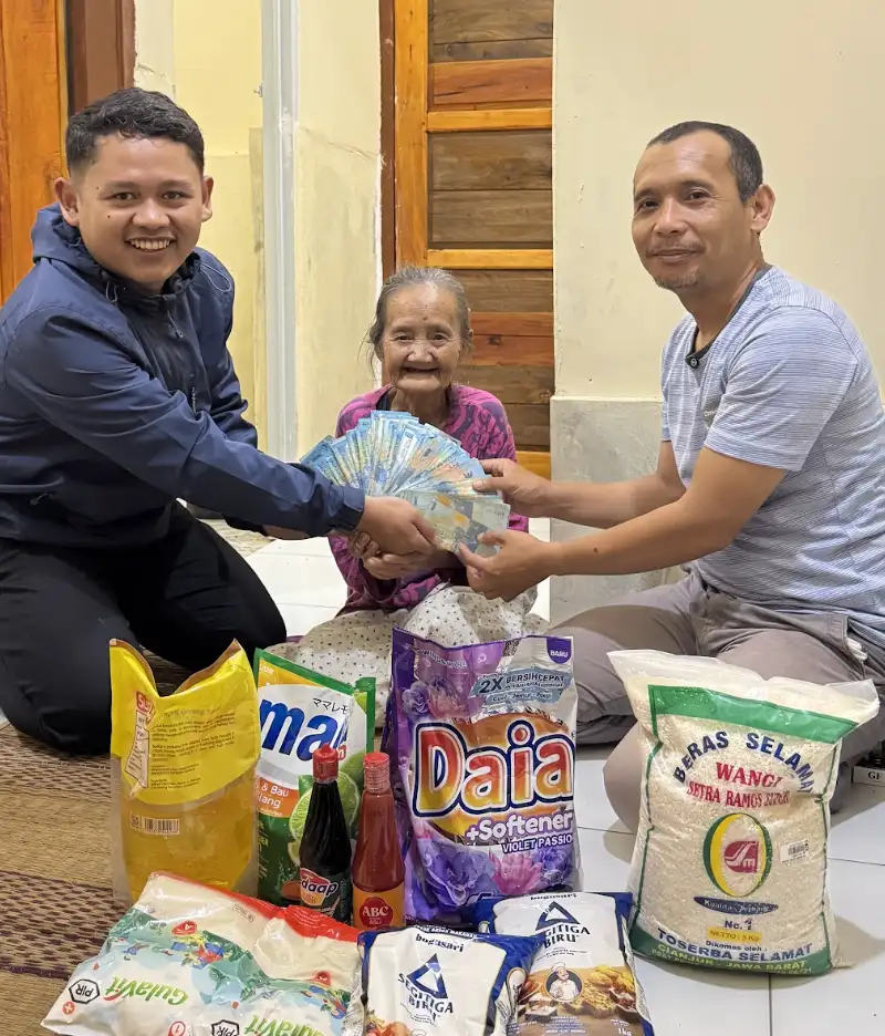 Alhamdulillah, amanah bantuan untuk Mak Encih telah tersampaikan